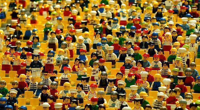 afiste oles tis ypopsifiotites na anthisoyn