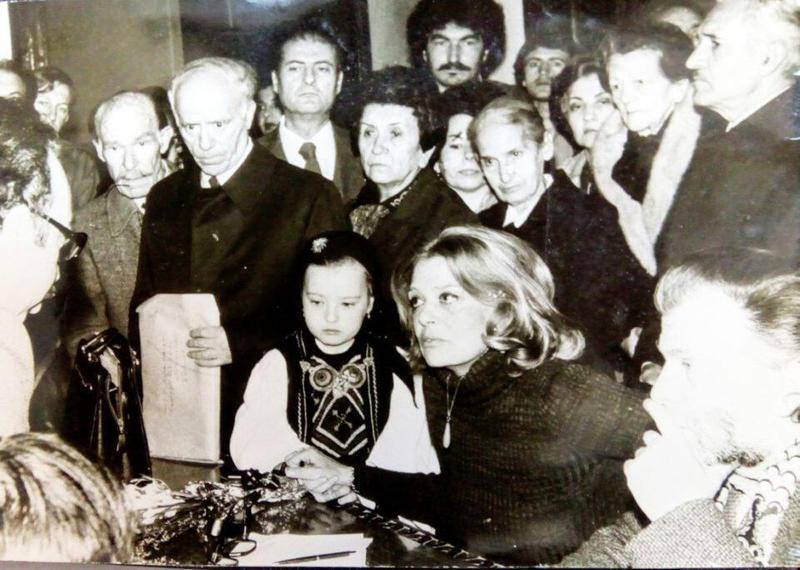 άσπρο μαύρο 290119 Custom