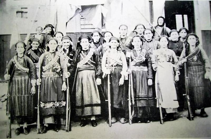 γυναίκες Τσεριτσάνων Custom