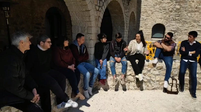 ΖΑΨΑΣ ΣΥΝΑΝΤΗΣΗ ΜΕ ΝΕΟΥΣ1