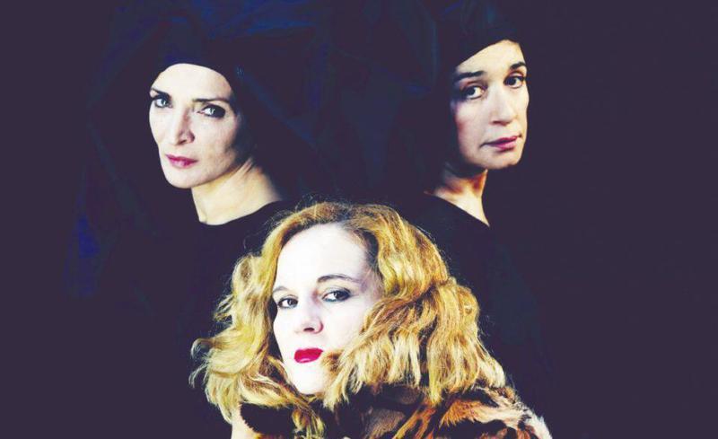 Κάτια Γέρου Οι δούλες Custom