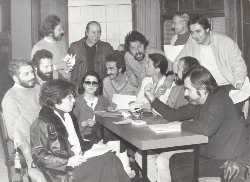 ΤΟ ΔΙΠΛΟ ΚΡΕΒΑΤΙ ΔΗΠΕΘΕ Custom