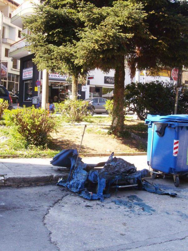 καμένος κάδος ανακύκλωσης Custom 1