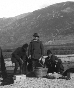 Ένα φωτογραφικό οδοιπορικό: Αξιωματούχοι της Ηπείρου και της Αυστρίας πριν έναν αιώνα (Μέρος 2ο) 56 2 2ου μέρους Custom