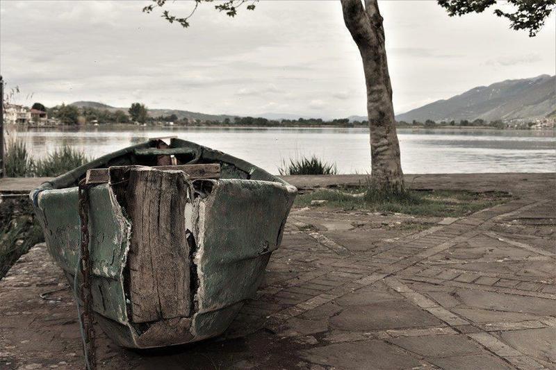 βάρκα στον Μόλο Custom