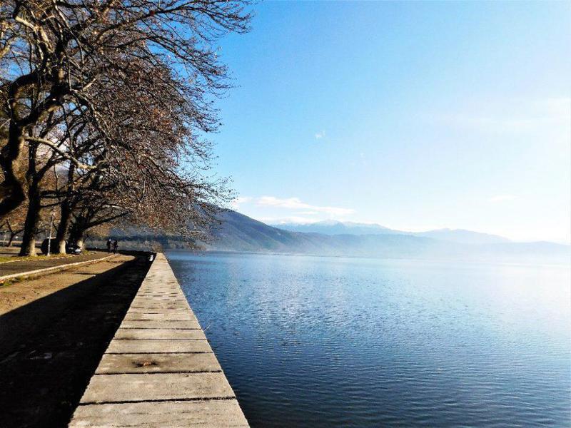 λίμνη 10 Custom