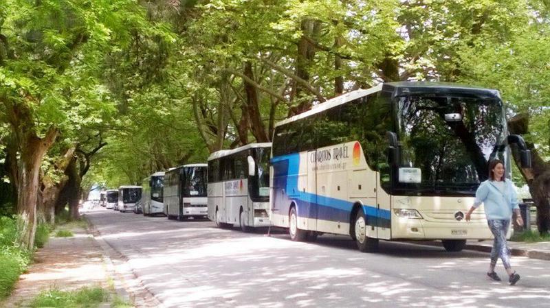 τουριστικά λεωφορεία Custom