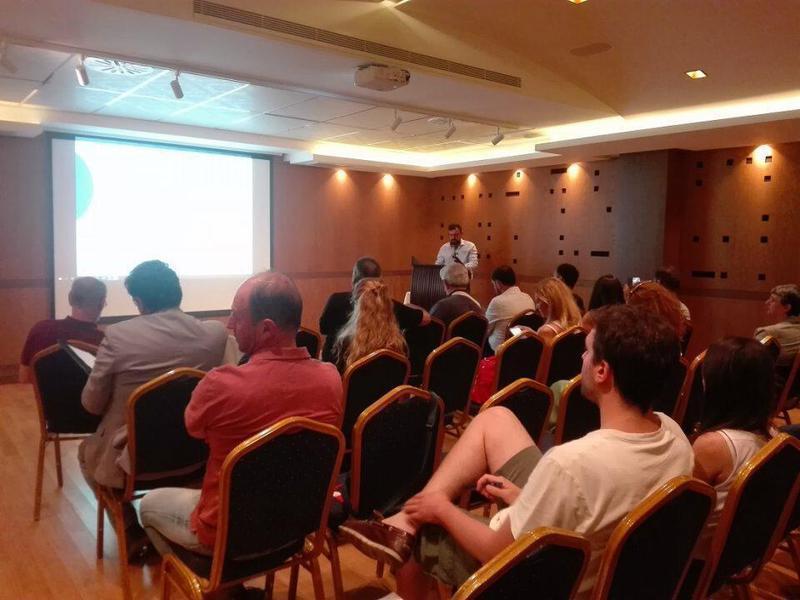 koiniki allhleggya oikonomia