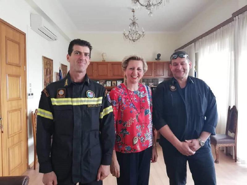 apinidotesparadosi 2