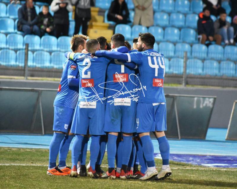 DSC 6165 copy Custom