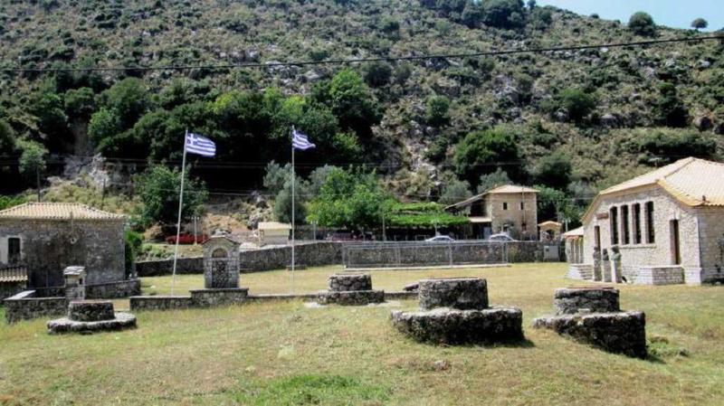 oikiampousipigadia souli