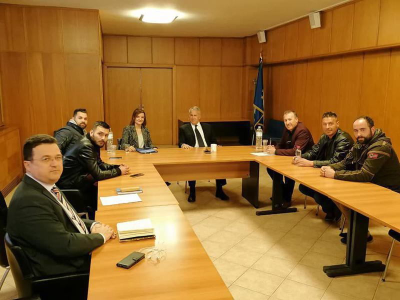 paragogoi xrysovitsas voridis kefala