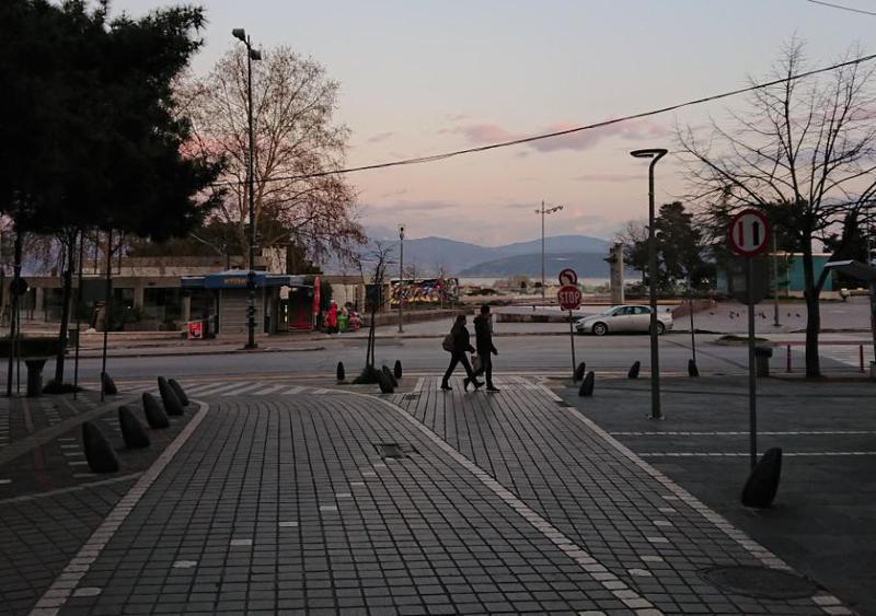 πεζόδρομος προς πλατεία Custom