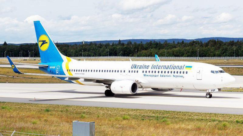 Ukraine International Airlines Boeing 737 800
