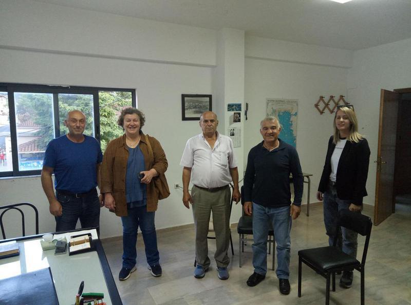 Με τα μέλη των τοπικών συμβουλίων της Δ.Ε. Ανατολής η Τ. Καλογιάννη 55 kalogianniTSNeokaisareias