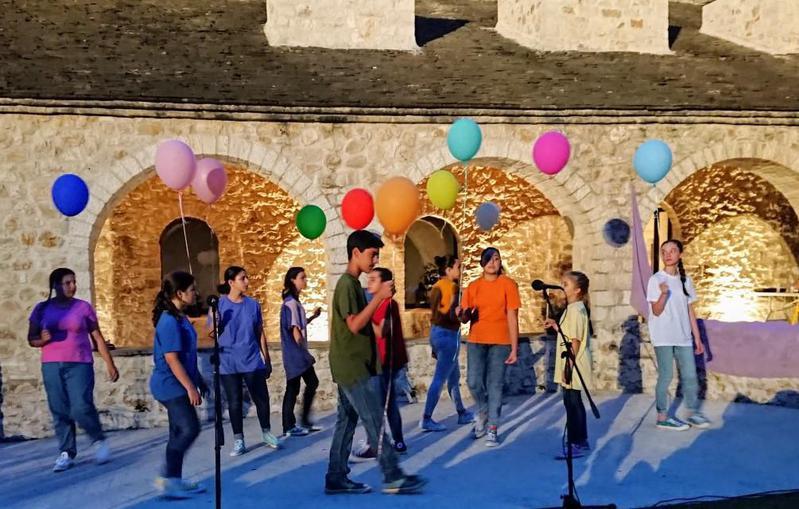 Έντεκα μπαλόνια ηλίου κι ένα παράπονο 57 και είναι όλα αυτά που θέλουμε να πούμε 5 Custom