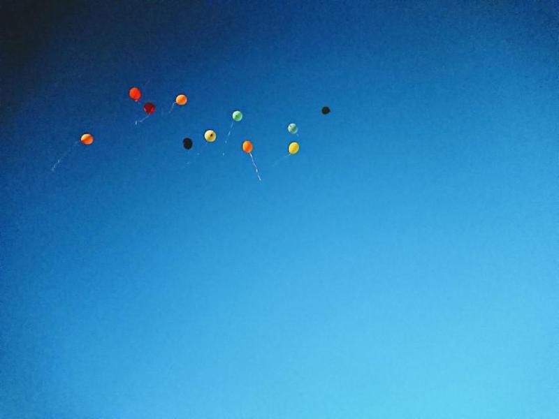 Έντεκα μπαλόνια ηλίου κι ένα παράπονο 59 και είναι όλα αυτά που θέλουμε να πούμε 6 Custom