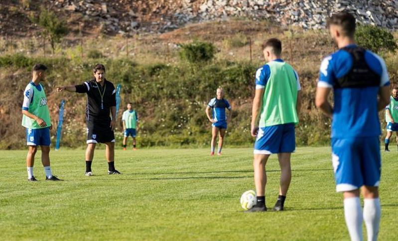 Γιαννίκης δίνει οδηγίες προπόνηση Custom