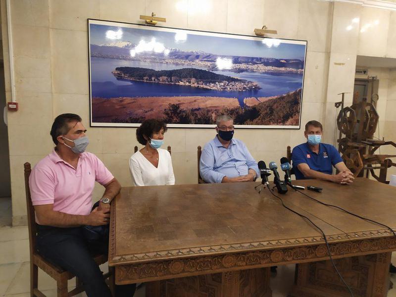 kaxri apollo Reinebο