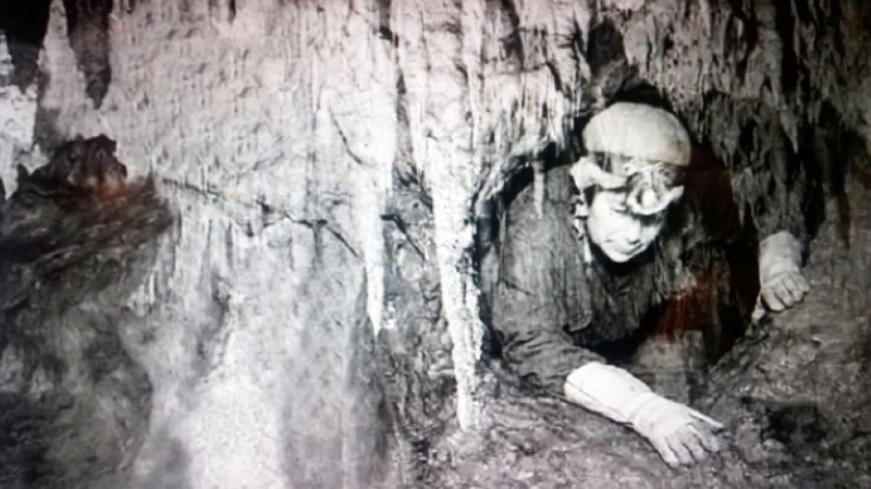 πετροχείλου επί το έργον Custom