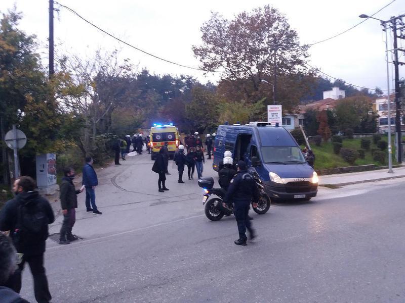 epeisodia polytexneio 4