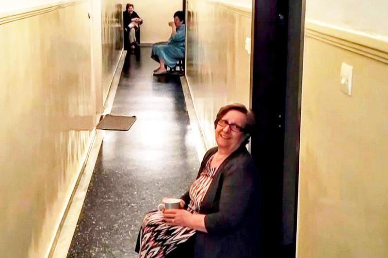 κορονοϊός καφές γειτόνισσες πολυκατοικία Πτολεμαΐδα διάδρομος