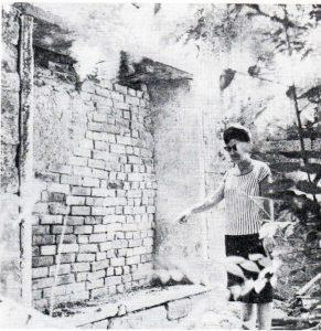 τμήμα από τον περίβολο του τάφου Custom