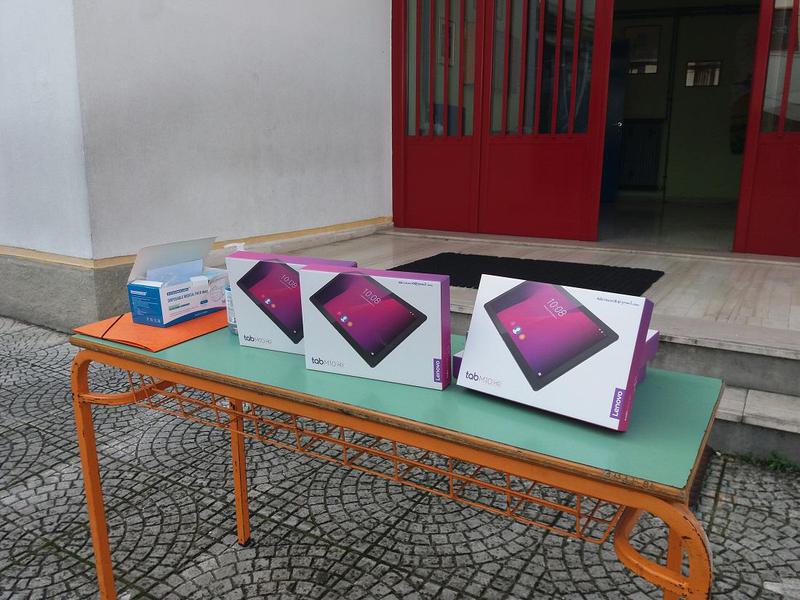 Άμεσα τα tablet του δήμου στους μαθητές 55 tablet kampourakis 2