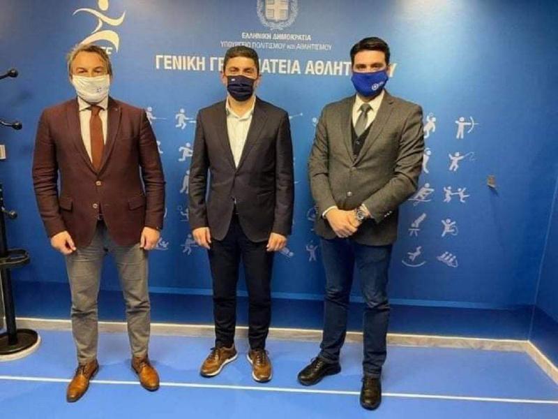 kolokas avgenakis lazanis