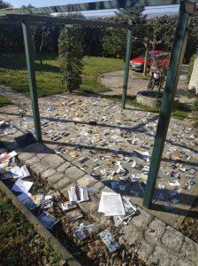 25.000 εκδόσεις: Όρθιοι, στεγνοί και αισιόδοξοι 55 ΦΩΤΟΓΡΑΦΙΕΣ ΚΗΠΟΣ ΑΛΕΚΟΣ Custom