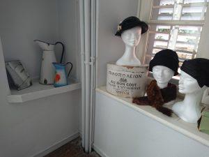 Στο υποβλητικό αρχοντικό της Ισμήνης Τζαβέλλα 58 ΑΡΧΟΝΤΙΚΟ ΙΣΜΗΝΗΣ ΤΖΑΒΕΛΛΑ ΕΣΩΤΕΡΙΚΟ 2 Custom