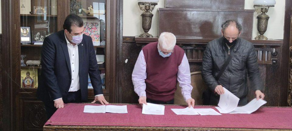 ypografi simvasis open mall 1