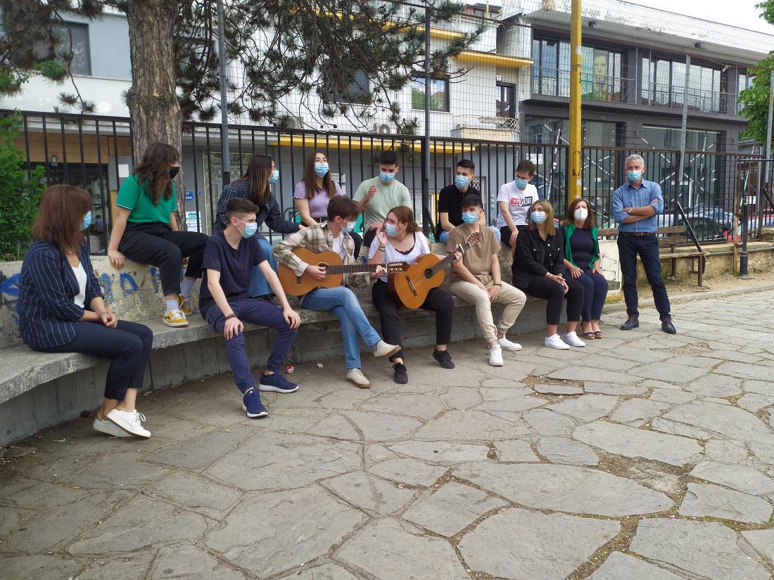 Έκαναν τα μηνύματά τους να ακουστούν 52 4ο Lykeio tragoydi2