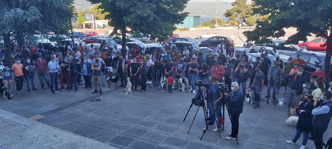 Έστειλαν μήνυμα κατά του νομοσχεδίου για τα «ζώα συντροφιάς» 55 diamartiriakinigoi 1