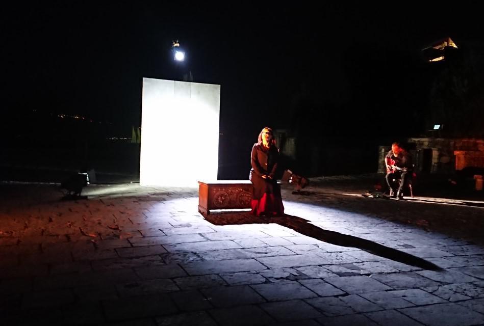 ΓΥΝΑΙΚΑ ΤΗΣ ΖΑΚΥΝΘΟΣ Custom