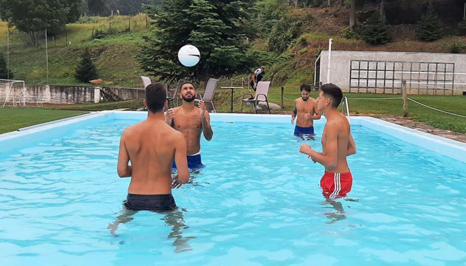 Παίκτες ΠΑΣ στην πισίνα Βέρμιο