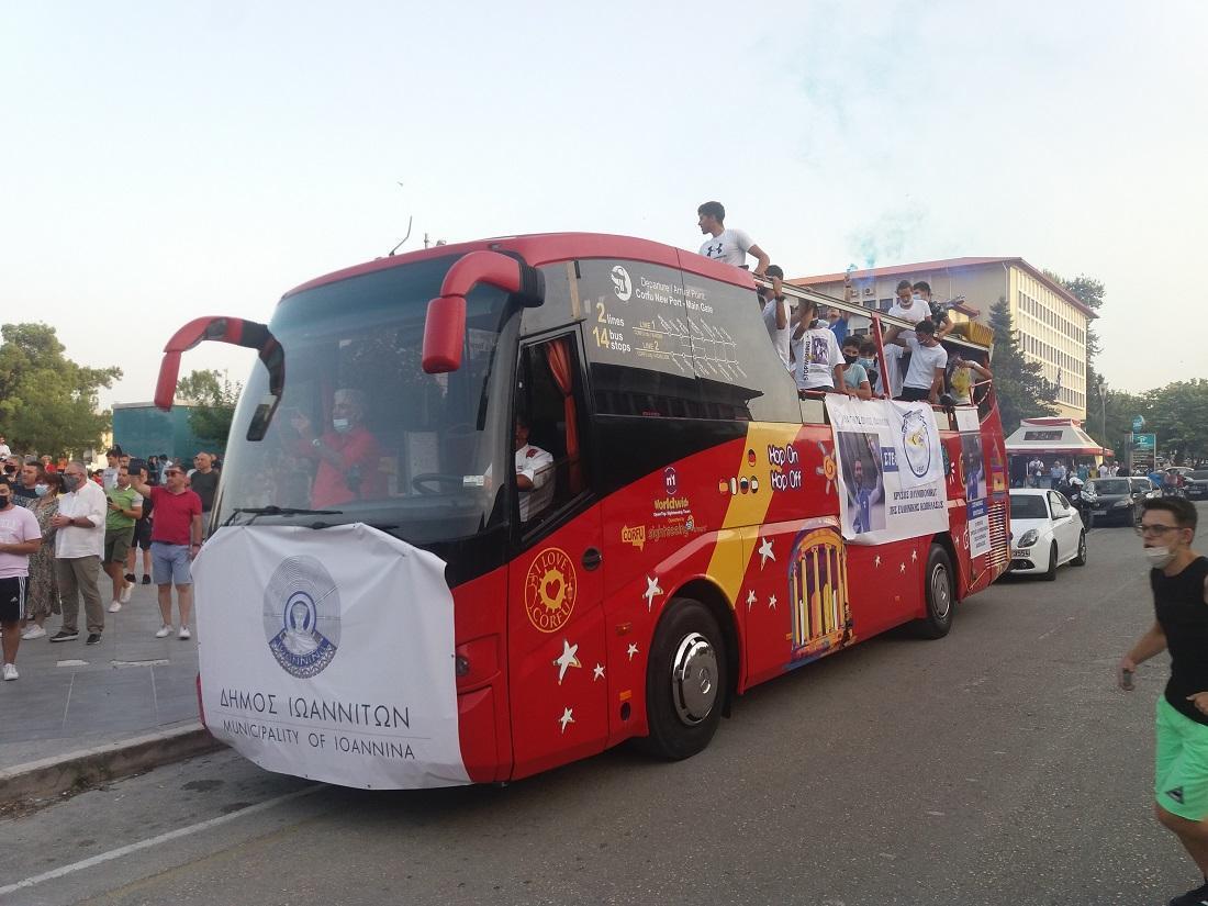 Τα Γιάννενα υποδέχθηκαν τον Ολυμπιονίκη τους (φωτορεπορτάζ και βίντεο) 55 ntouskos lewforeio