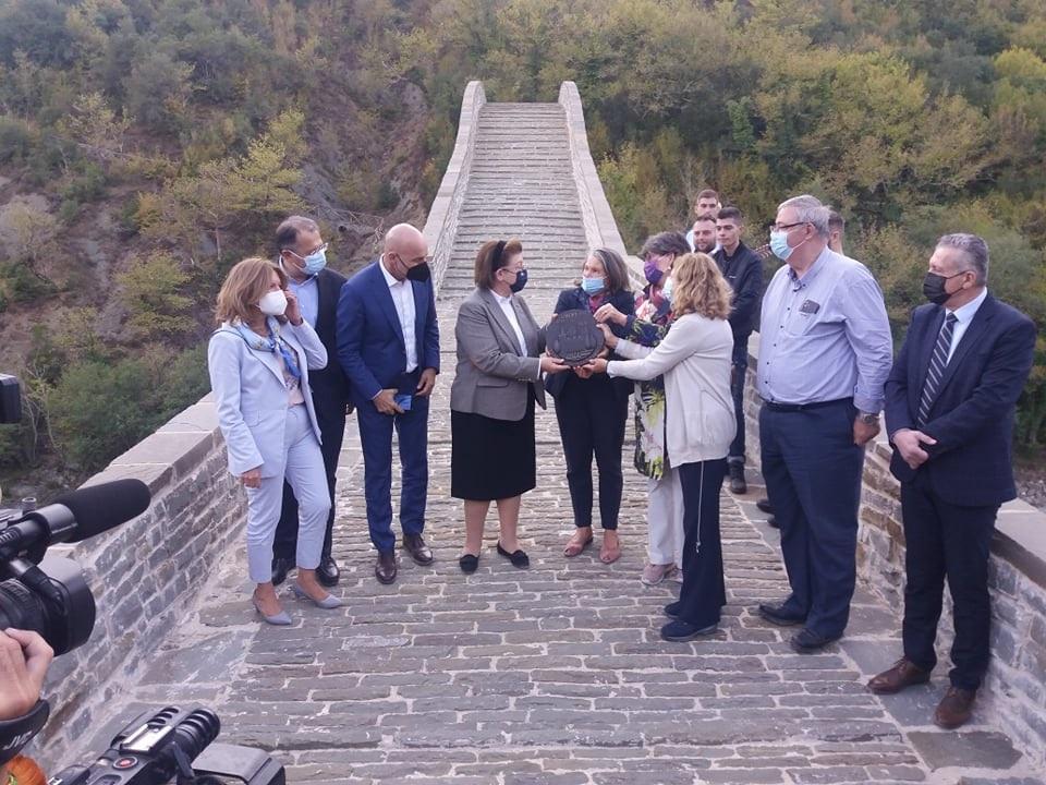 gefyra plakas vraveio mendoni