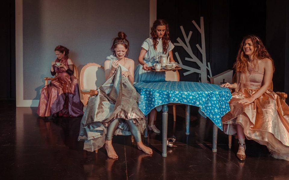 staxtopouta theatrikisympaignia 2