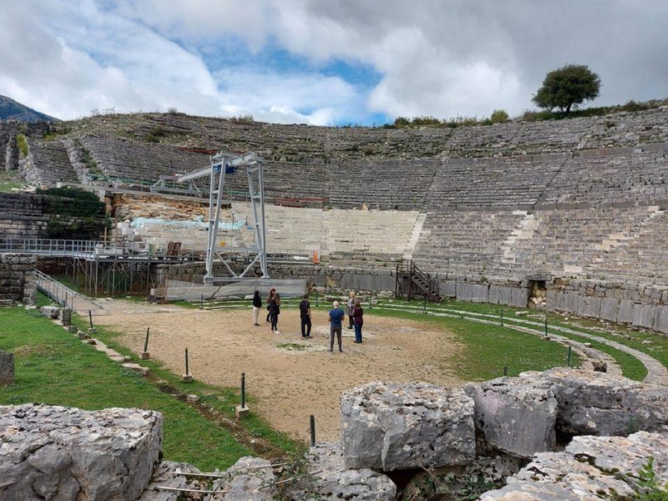 theatrodwdwnis dimosiografoi