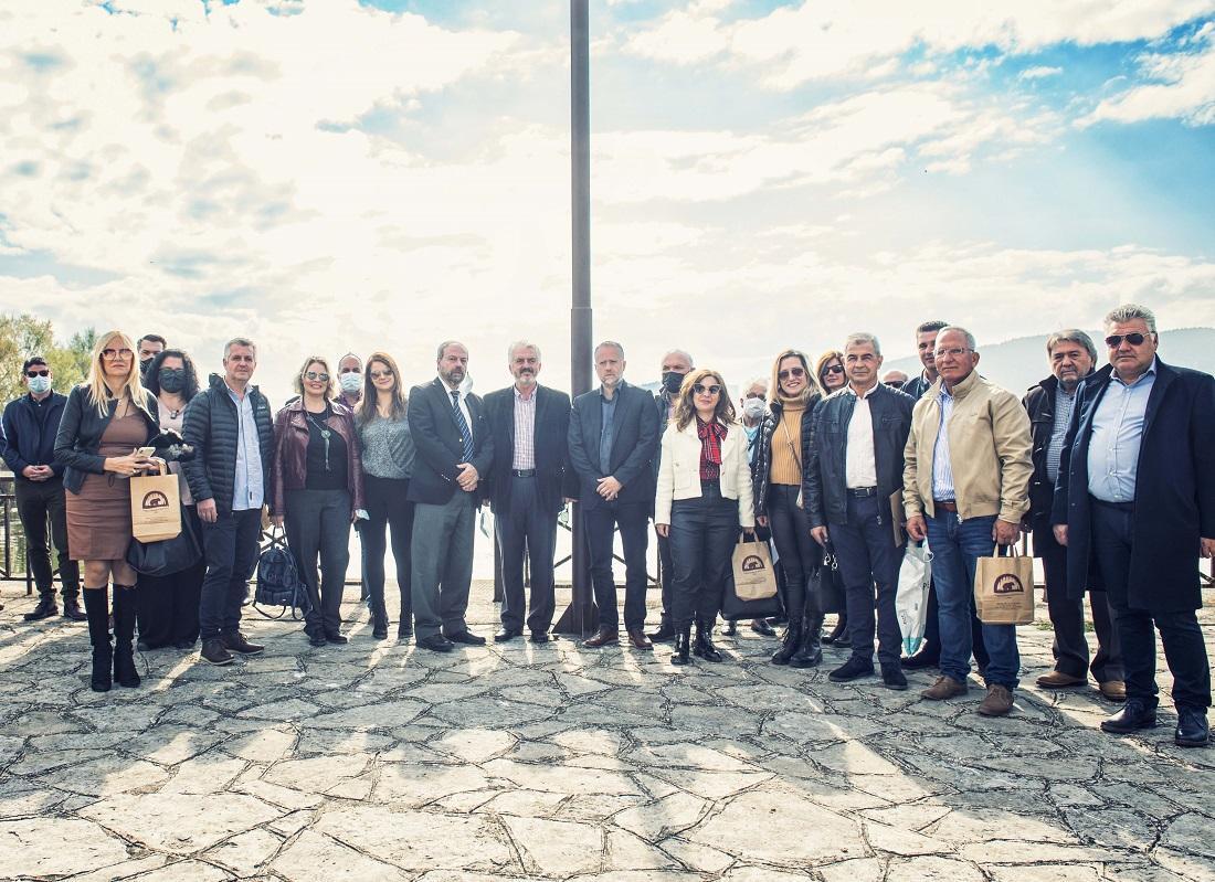 diktyopolewnlimnes oikogeneiaki