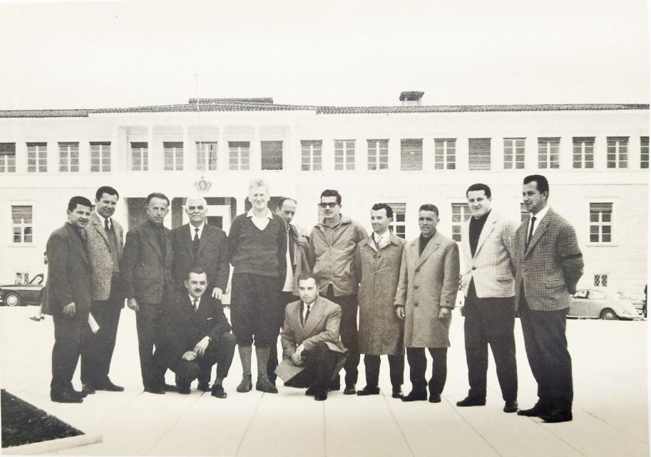 Απηλιώτης Custom