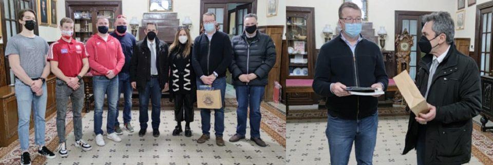 polonoi kopilasia dimarxeio