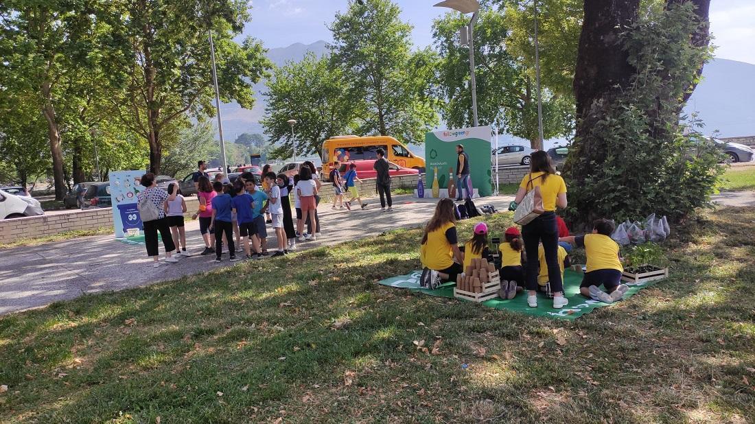 Πάνω από 30 τόνους υλικά ανακύκλωσαν οι μαθητές 52 anakiklwsi vravefsimathitwn 2