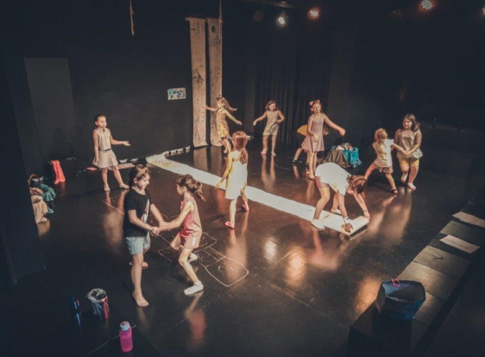 ergastiria Theatrikisympaignia 6