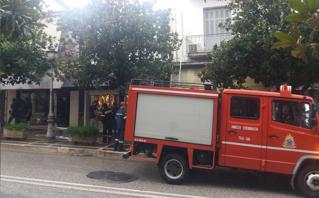 Κινητοποίηση της Πυροσβεστικής για σπίθες σε κουτί διανομής ρεύματος 56 pyrosvestiki astynomia averwf 2