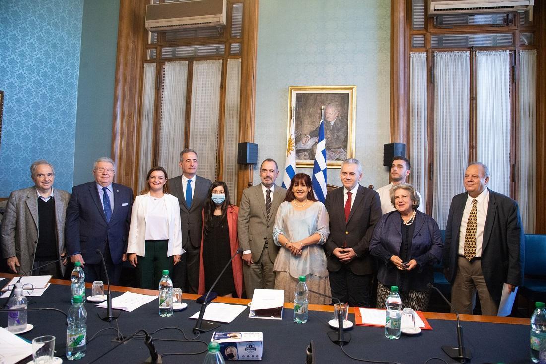 Κοντά στους ομογενείς της Ουρουγουάης η Μ. Κεφάλα 50 kefala ourougouai 2