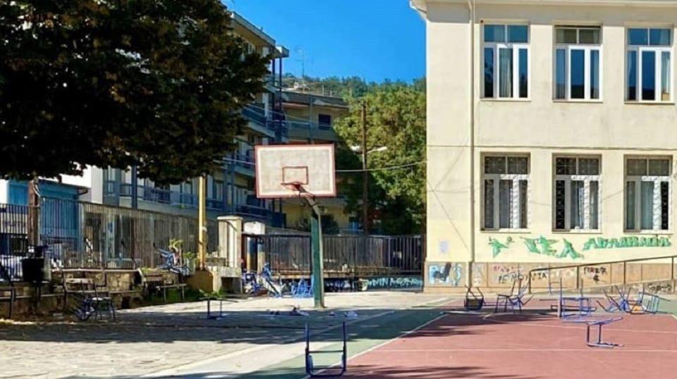 vandalismoi 4oLykeio
