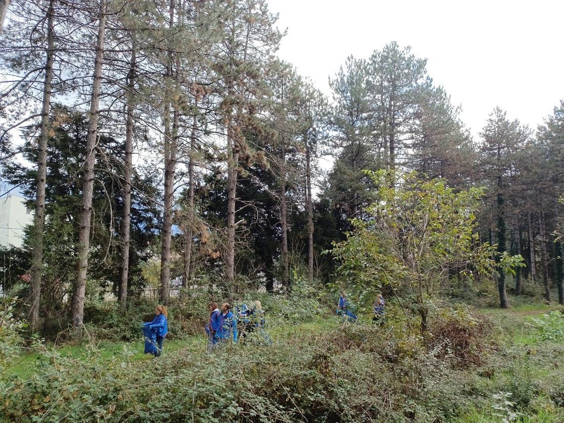 Εργαζόμενοι της «Δωδώνη» απομάκρυναν 80 κιλά απορρίμματα από το «Γιαννιώτικο Σαλόνι» 55 katharismosGianniotiko Dwdwni 2