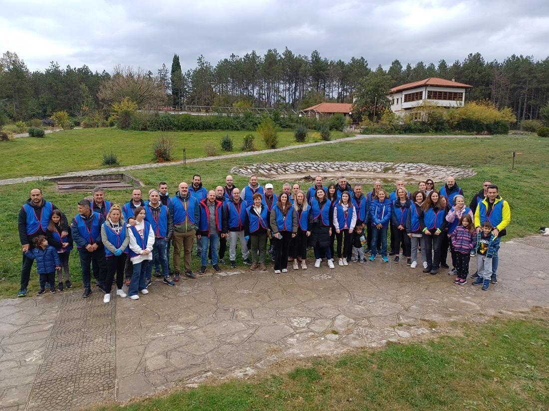 Εργαζόμενοι της «Δωδώνη» απομάκρυναν 80 κιλά απορρίμματα από το «Γιαννιώτικο Σαλόνι» 57 katharismosGianniotiko Dwdwni 3